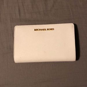 White Leather Michael Kors Wallet